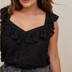 Torrid Sz 00 US M/10 Black Lace V-Neck Button Front Ruffle Short Sleeve Crop Top